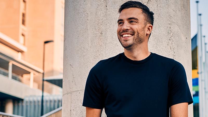 Schwarze T-Shirts kaufen | bis zu 70% Rabatt bei Suitable